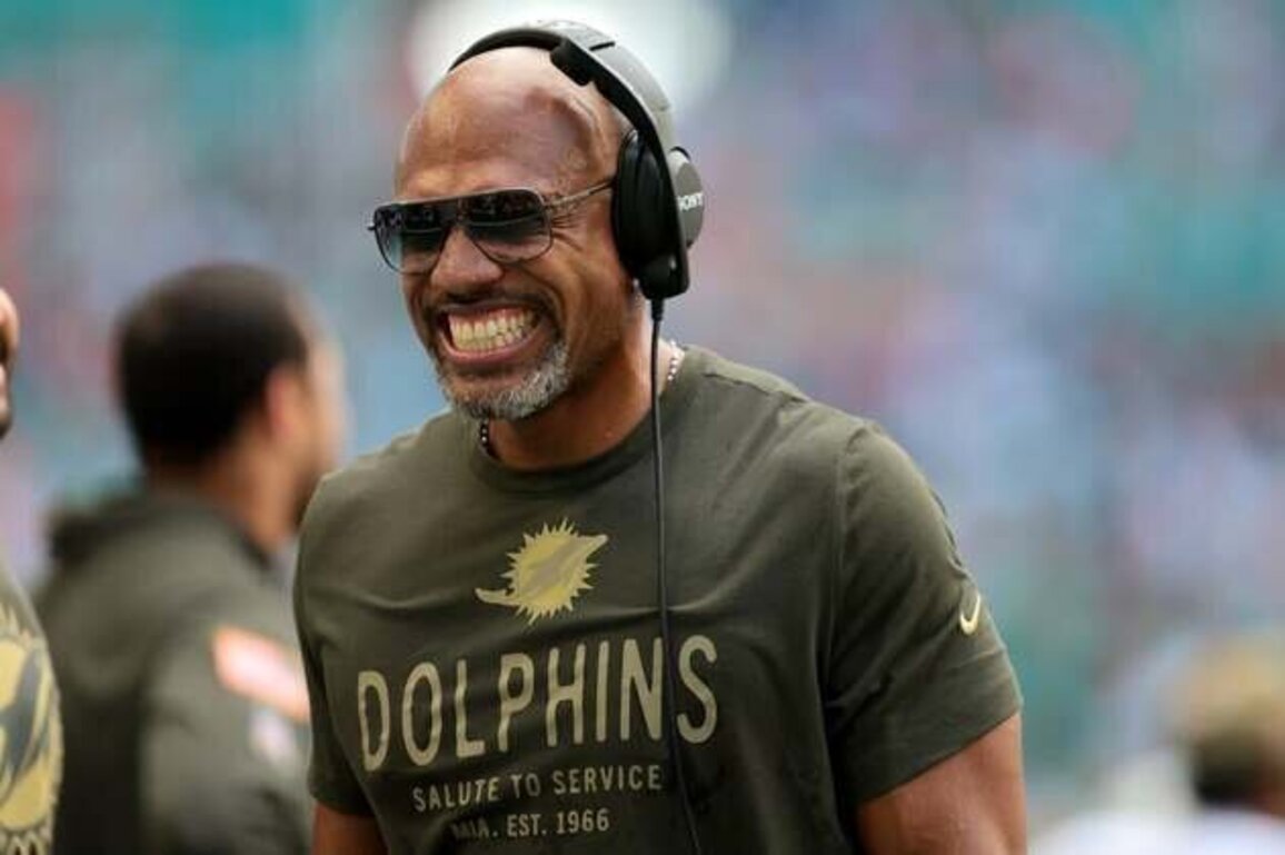 Falcons interview Dolphins DC Anthony Weaver for head coach opening