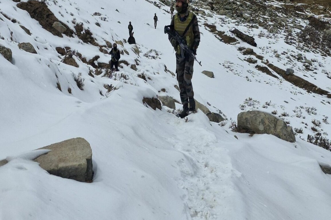 J-K: Indian Army intensifies winter operations in Kishtwar, Doda to flush out Pakistani terrorists