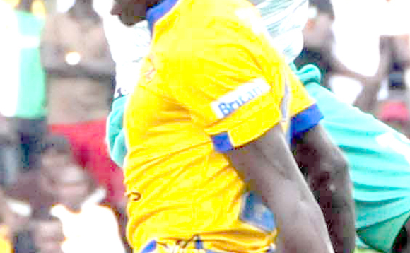 Omuzannyi wa KCCA n'owa Onduparaka nga battunka mu gwa liigi. Ku Lwokutaano KCCA ezannya Onduparaka mu semi y'empaka za Pilsner Super 8 Omuzannyi wa KCCA n'owa Onduparaka nga battunka mu gwa liigi. Ku Lwokutaano KCCA ezannya Onduparaka mu semi y'empaka za Pilsner Super 8