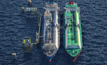 Artist's concept of the Vopak FSRU and LNG carrier at the marine terminal
