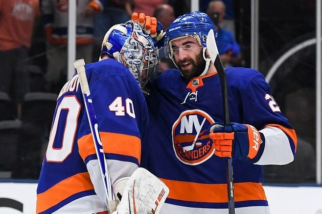 Islanders, Bruins look for upper hand in pivotal Game 5