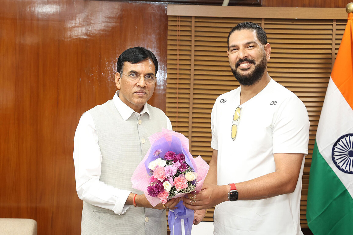 Yuvraj Singh, IGPL Board meet Union Sports Minister Mansukh Mandaviya to discuss golf's future in India