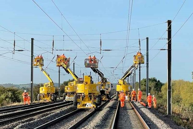 Network Rail Completes 84m Overhead Line Upgrade Between London And Bedford