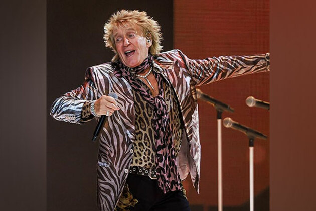 Rod Stewart postpones Las Vegas show citing health issues