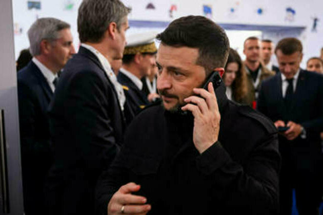 Zelensky refuses talks on territory with anyone except Putin