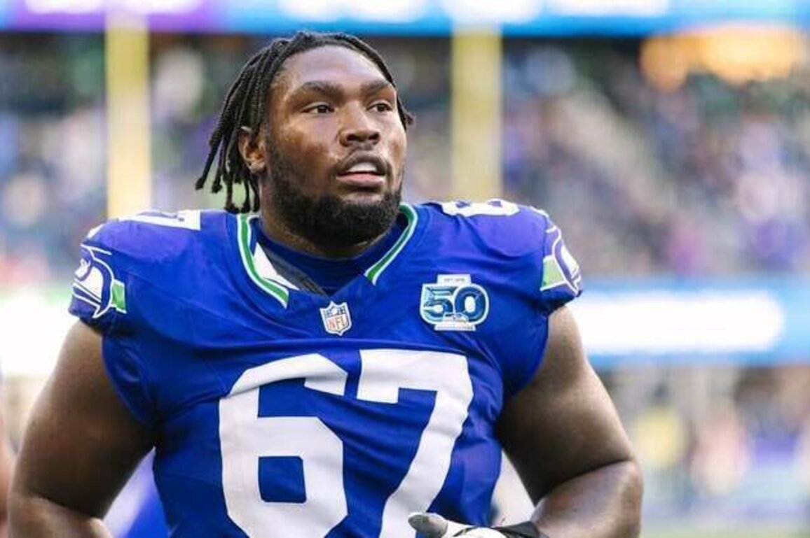 Updates On Charles Cross, Tory Horton & Other Seahawks Injuries