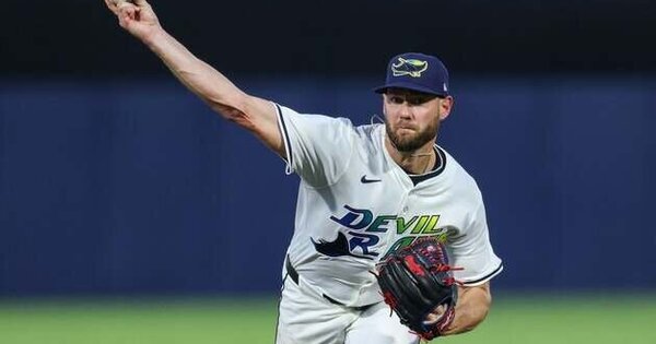Giants sign reliever Jason Foley, reportedly add starter Adrian Houser