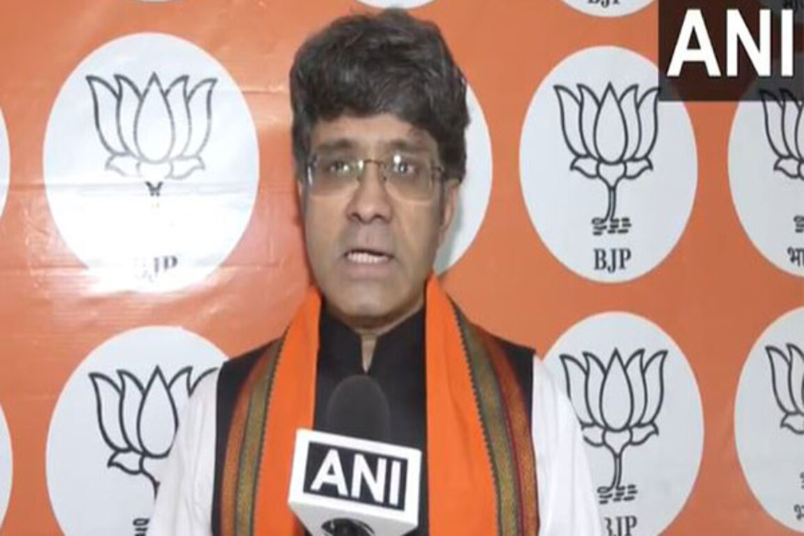 "Rahul Gandhi's yatra is nothing but 'Samvidhan Badnam Yatra'": BJP leader CR Kesavan