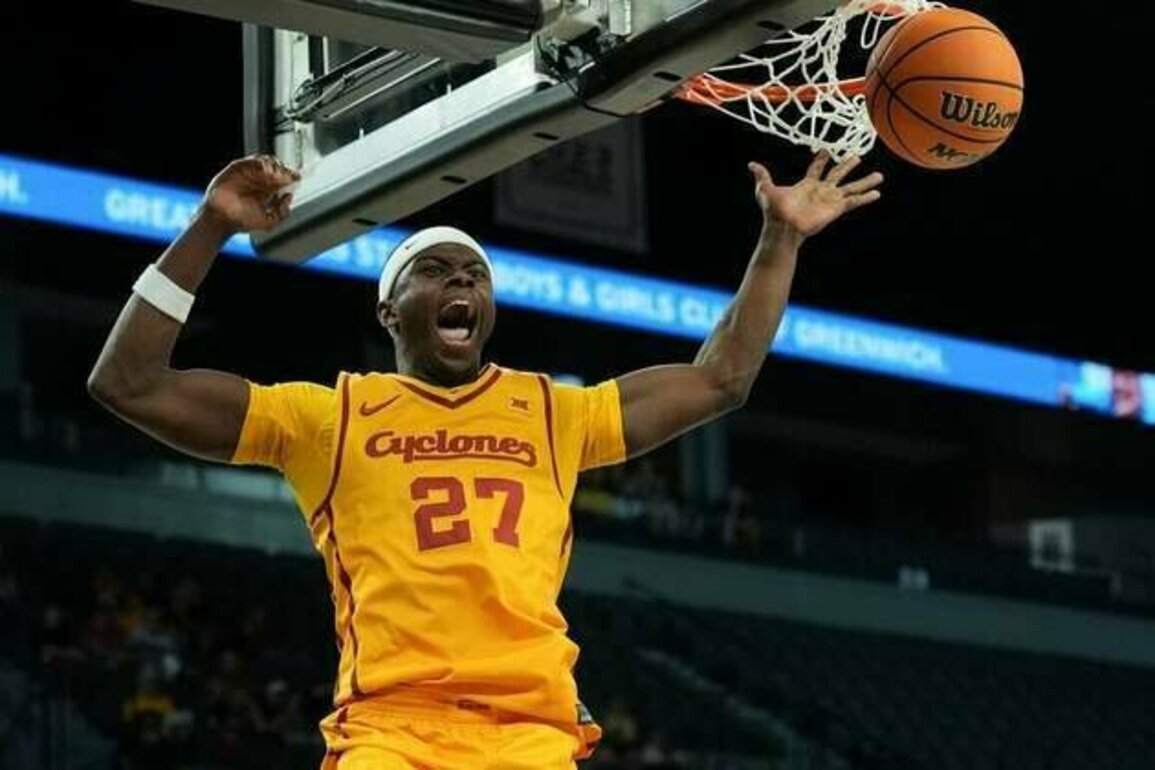 No. 15 Iowa State blows past Creighton to improve to 2-0 at Players Era