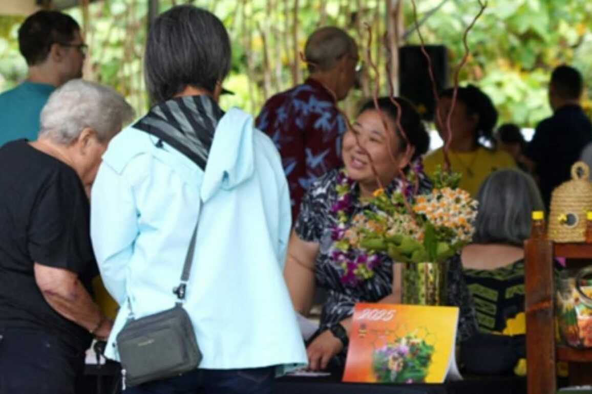 Hive-minded- Bee-Coming Sustainable event highlights UH-Hilo beekeeping program
