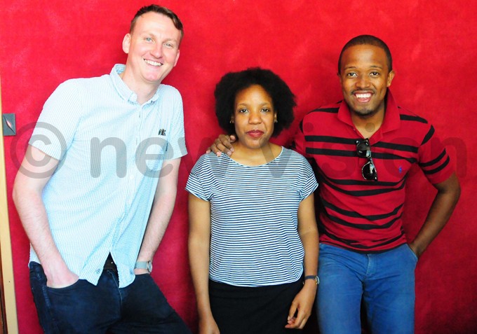 enzel with  inute presenter ebula emoli and assistant editor hris ibson in the  studio hoto by icholas neal