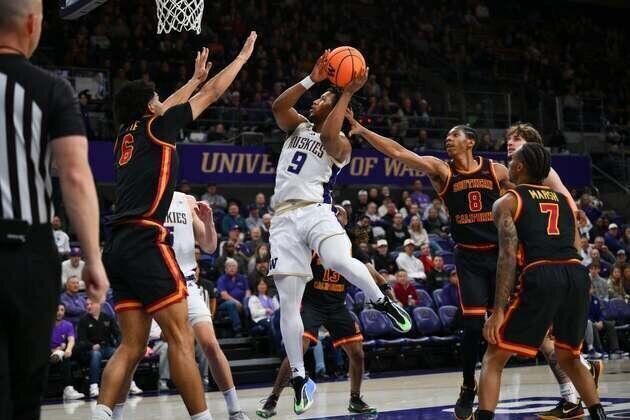 Hannes Steinbach's historic night helps Washington down USC