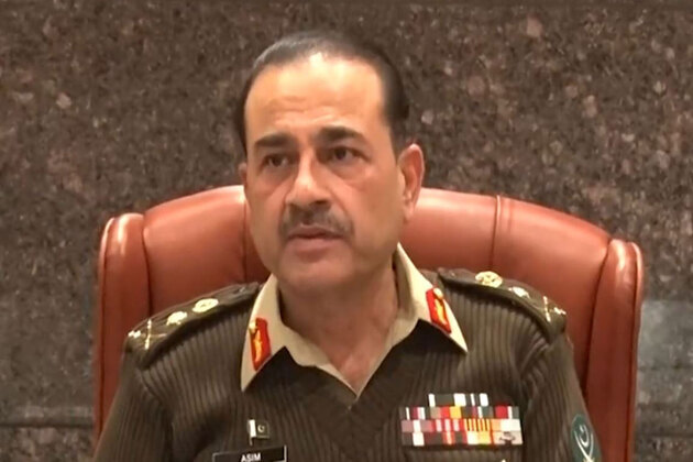 Pak Army Chief leaves for Tehran as peace process picks up pace