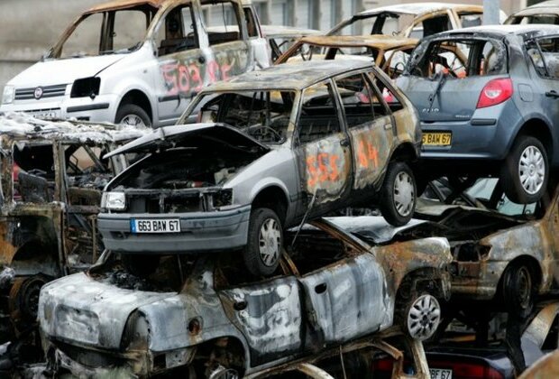 People in France set-ablaze 874 cars on new year's eve as part of tradition