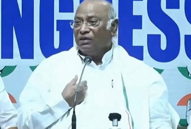 "Indira Gandhi donated her jewellery in 1962 war...": Mallikarjun Kharge on PM Modi's "mangalsutra jibe"