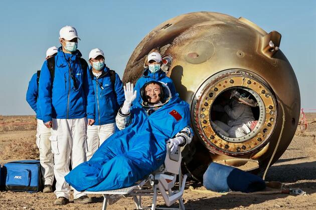 Astronauts, robotics firm founders among China's top youth medal winners