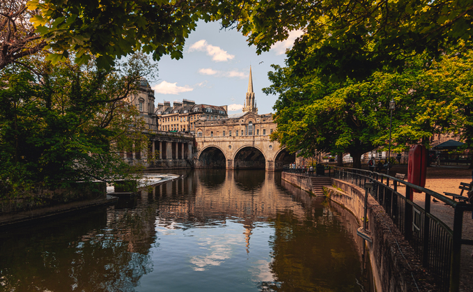 Bath Pulteney Bridge over River Avon in Bath, Somerset (credit: iStock) 