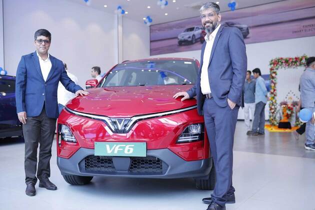 World EV Day: VinFast CEO Unveils VF 6 & VF 7 as Velocity Fintrust Opens India's Largest Showroom in Noida.