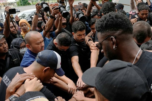 Stadium Tragedy Exposes Indonesia&#039;s Troubled Soccer History
