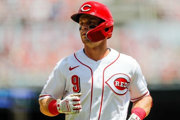 Reds bring hot streak into series at Boston