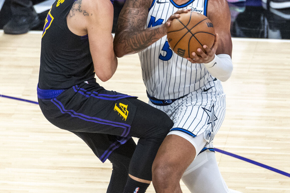 (SP)U.S.-LOS ANGELES-BASKETBALL-NBA-LAKERS VS MAGIC