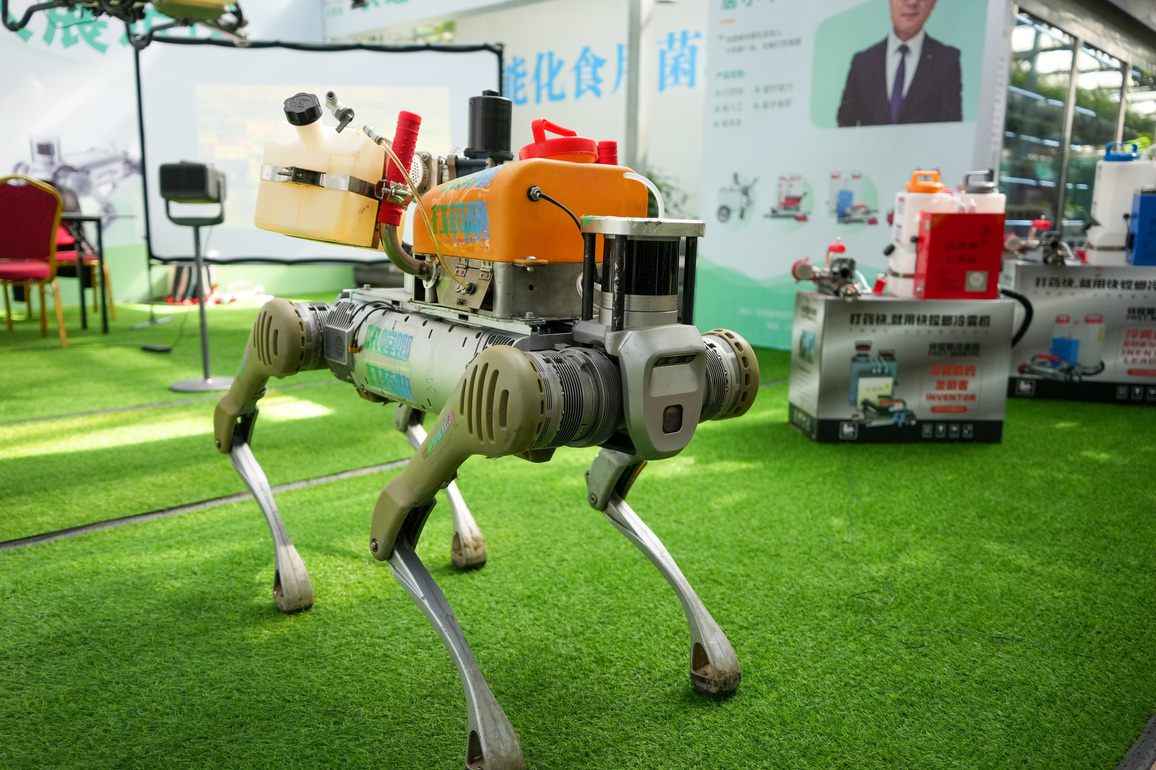 (ShandongHorizon) CHINA-SHANDONG-SHOUGUANG-VEGETABLE EXPO-UNMANNED FARMING (CN)