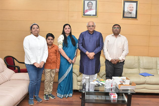 Gujarat CM Bhupendra Patel meets 'Khichdi King' Jagdishbhai Jethva