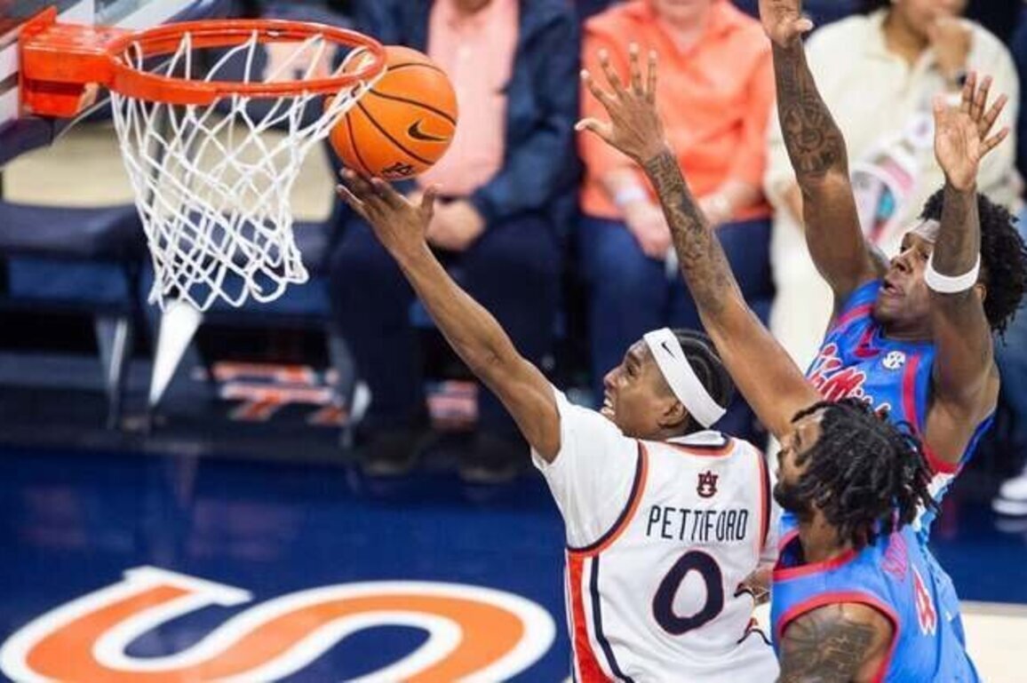 Auburn, running out of chances to right ship, welcomes LSU