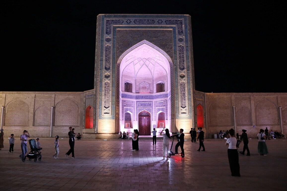 UZBEKISTAN-BUKHARA-NIGHT VIEW