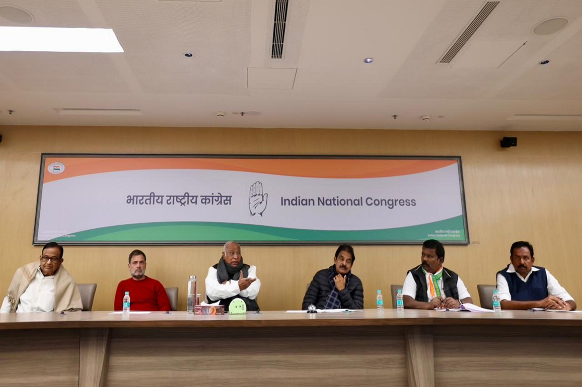 New Delhi: Congress President Kharge chairs meeting with Tamil Nadu leaders, says party determined to fulfil aspirations of the people of state