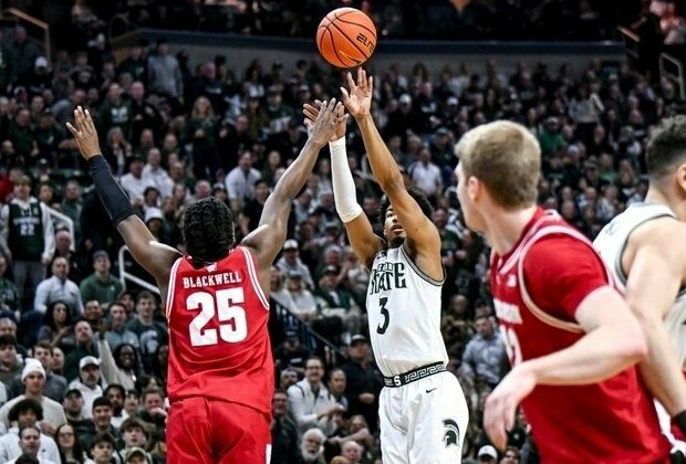 Top 25 roundup: No. 8 Michigan State takes over first in Big Ten