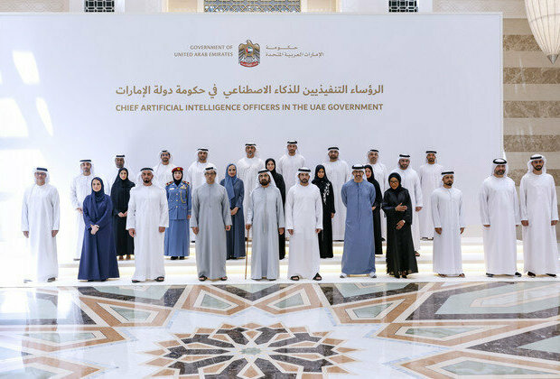 Mohammed bin Rashid meets Chief AI Officers in UAE Government