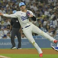 Dodgers' Enrique Hernandez (elbow) comes off IL