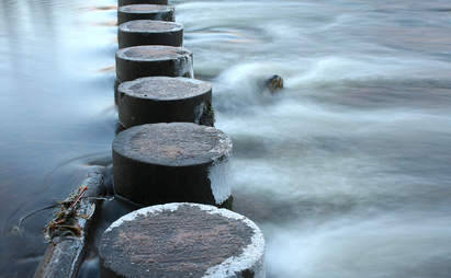What are the needs at each stage of a retirement journey?