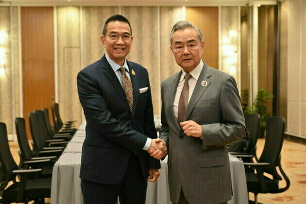Wang Yi meets with Thai Foreign Minister Maris Sangiampongsa