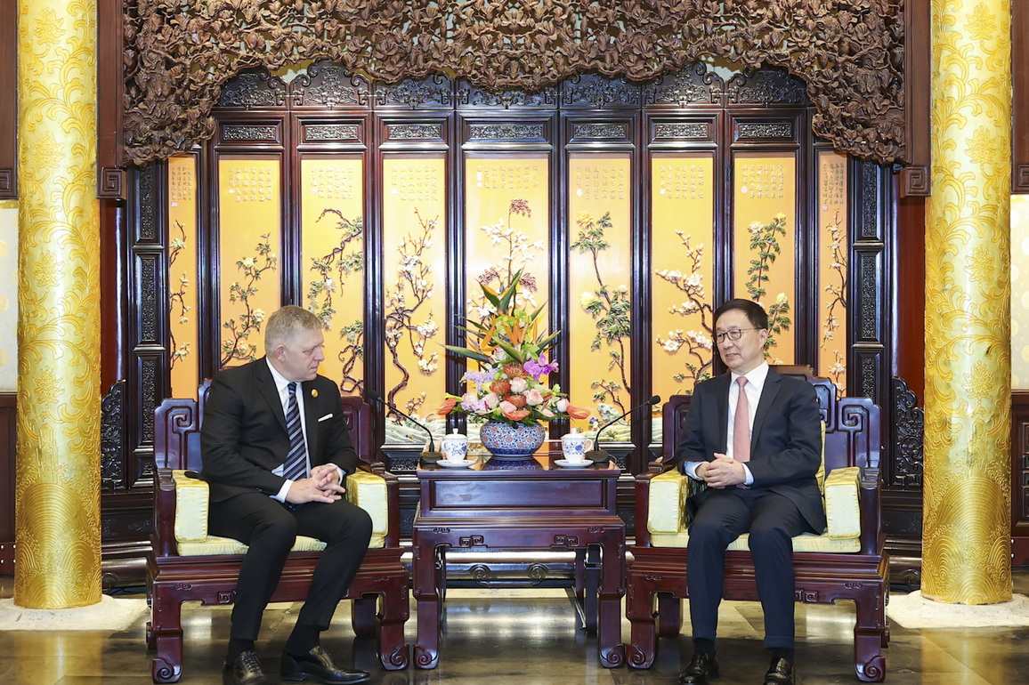 CHINA-BEIJING-HAN ZHENG-SLOVAK PM-MEETING (CN)