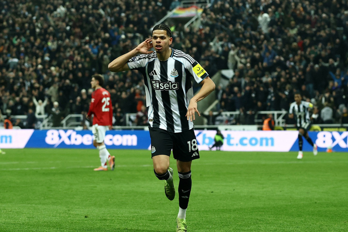 Premier League: Newcastle beat Manchester United 2-1, Chelsea dominate Aston Villa with 4-1 win