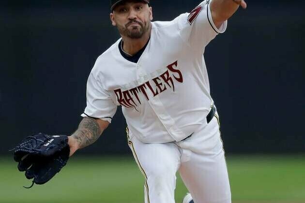 Padres obtain LHP Nestor Cortes from Brewers