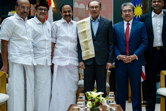 Malaysian PM Anwar Ibrahim holds talks with Keralam CM VD Satheesan