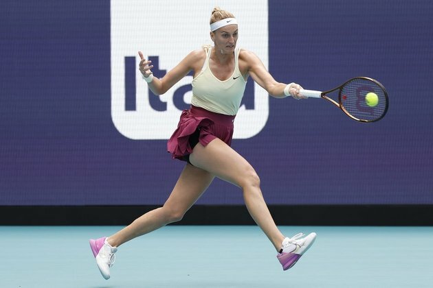 Petra Kvitova rallies to reach Miami final for first time in 13 tries