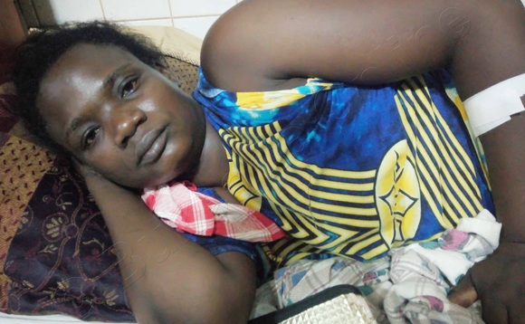 Achen nga yaakamala okulongoosebwa essasi mu kabina mu ddwaaliro e Mulago. Achen nga yaakamala okulongoosebwa essasi mu kabina mu ddwaaliro e Mulago.