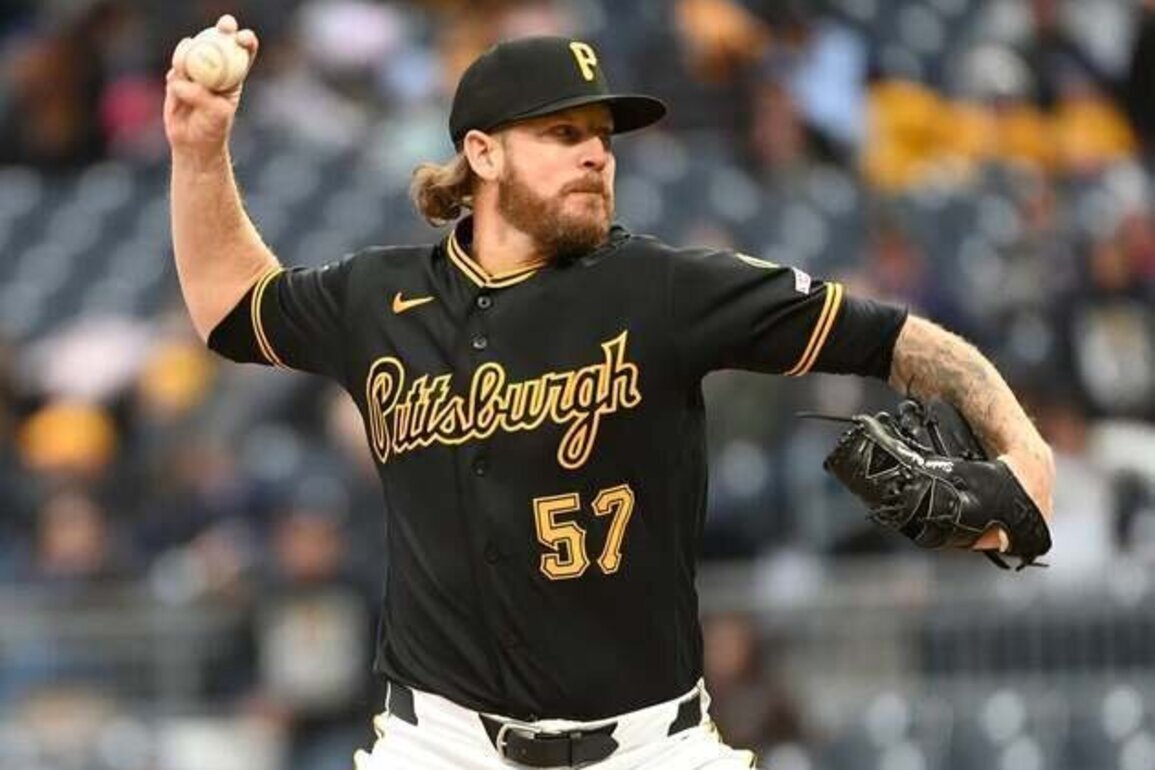 MLB suspends Pirates RHP Chris Devenski, skipper Don Kelly