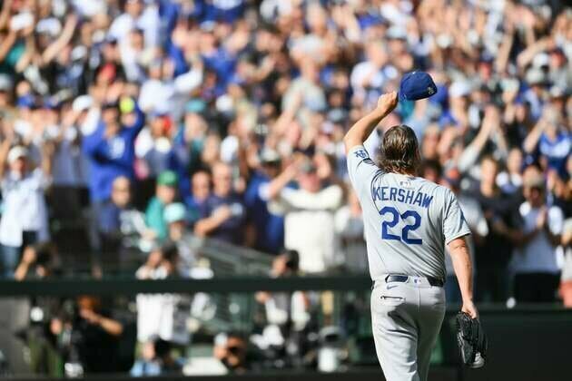 Clayton Kershaw earns road curtain call as Dodgers dispatch Mariners