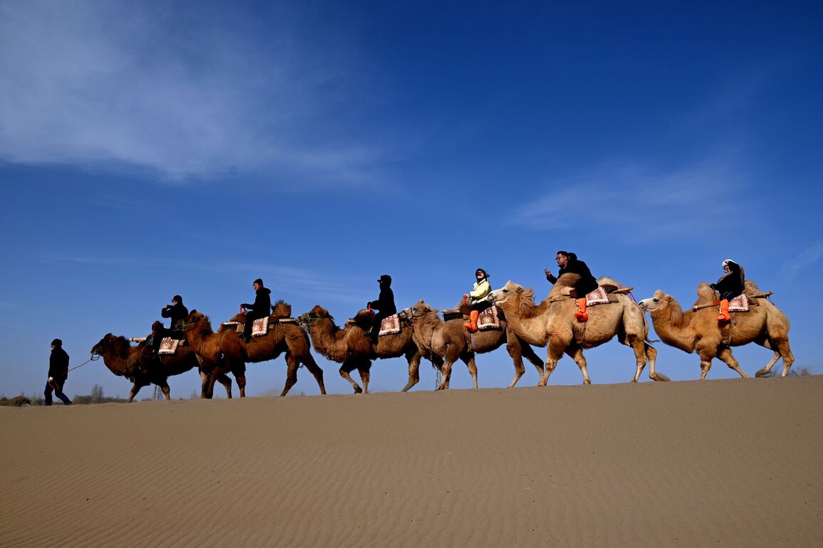 #CHINA-GANSU-DUNHUANG-TOURISTS (CN)