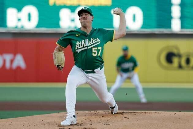 A's earn third win in a row while handing D-backs sixth straight loss