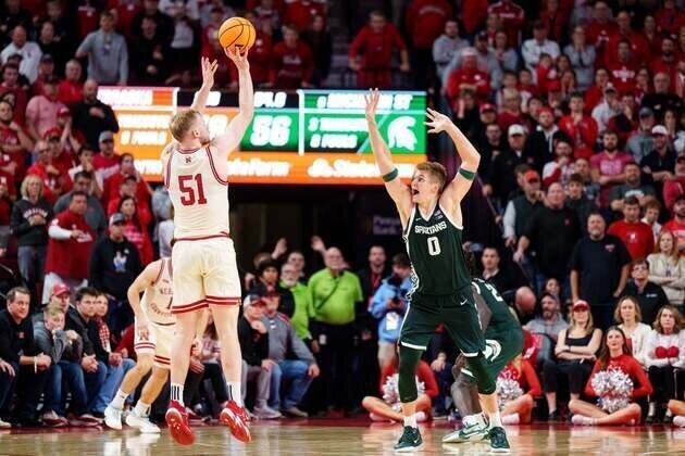 Top 25 roundup: No. 13 Nebraska nips No. 9 Michigan St., stays perfect