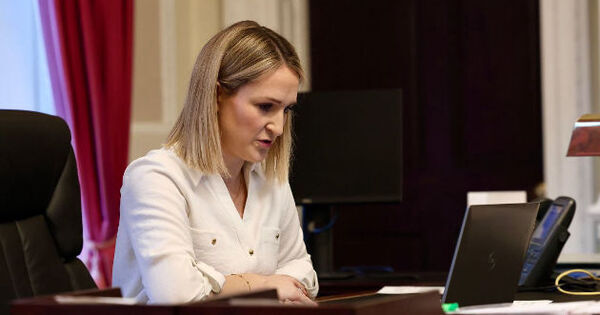 Ireland to buy wool scarves worth 135,000 euros during EU presidency