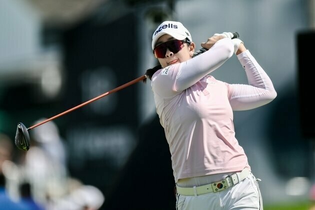 A Lim Kim retains lead at HSBC Women's World Championship