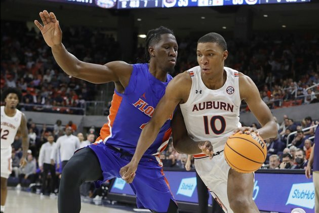 No. 4 Auburn brings 12-game win streak to Ole Miss