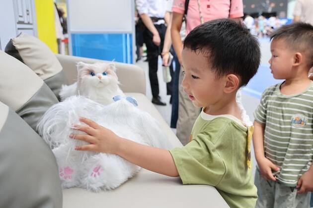 Chinese youth learning to think with AI
